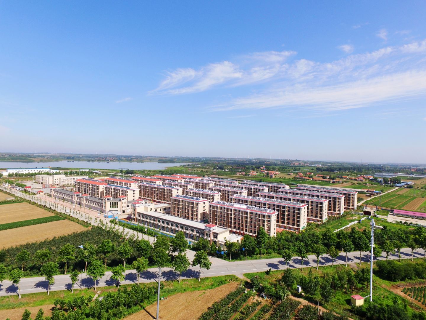 青岛万搏综合登录-万搏（中国）集团莱西平度公司河头店镇龙泉湖社区项目实景图01_compressed